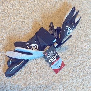 Louisville Slugger Batting gloves. Adult Medium. Never been worn.